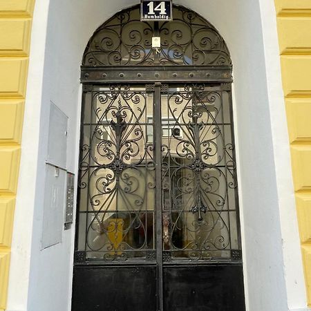 Апартаменты Centra And Simple To Reach Вена Экстерьер фото
